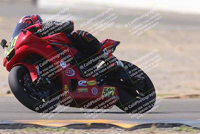 media/Oct-08-2023-CVMA (Sun) [[dbfe88ae3c]]/Race 5 Amateur Supersport Open/